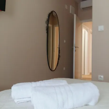 Luxury Split